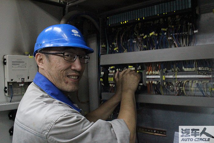 张庆：一汽轿车一工厂总装车间电气设备维修员