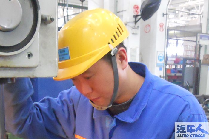 沈庆波：上汽大通南京分公司制造部冲压车间模修高级技师