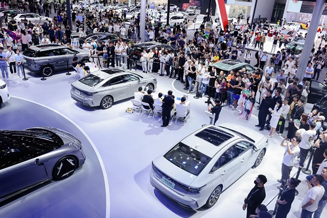 【汽车人】自主三强生变，吉利反超