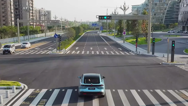 【汽车人】最高法明确“谁开车谁担责”，L2进入垃圾时间