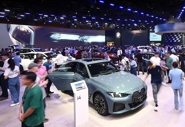 【汽车人】换帅能救BBA销量？中国