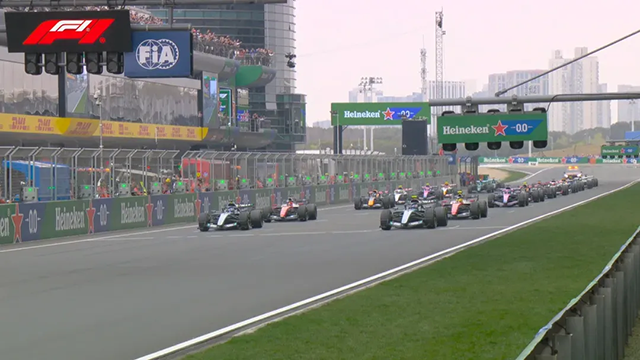 【汽车人】那些冲进F1赛道的车企，还在捧着金饭碗“要饭”