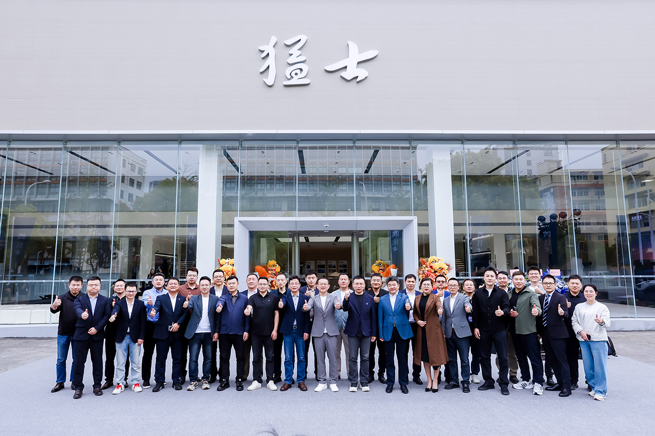 【汽车人】猛士发起一场“智能越野新文化”运动